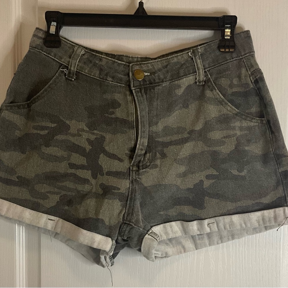 Camo Green Women's Shorts